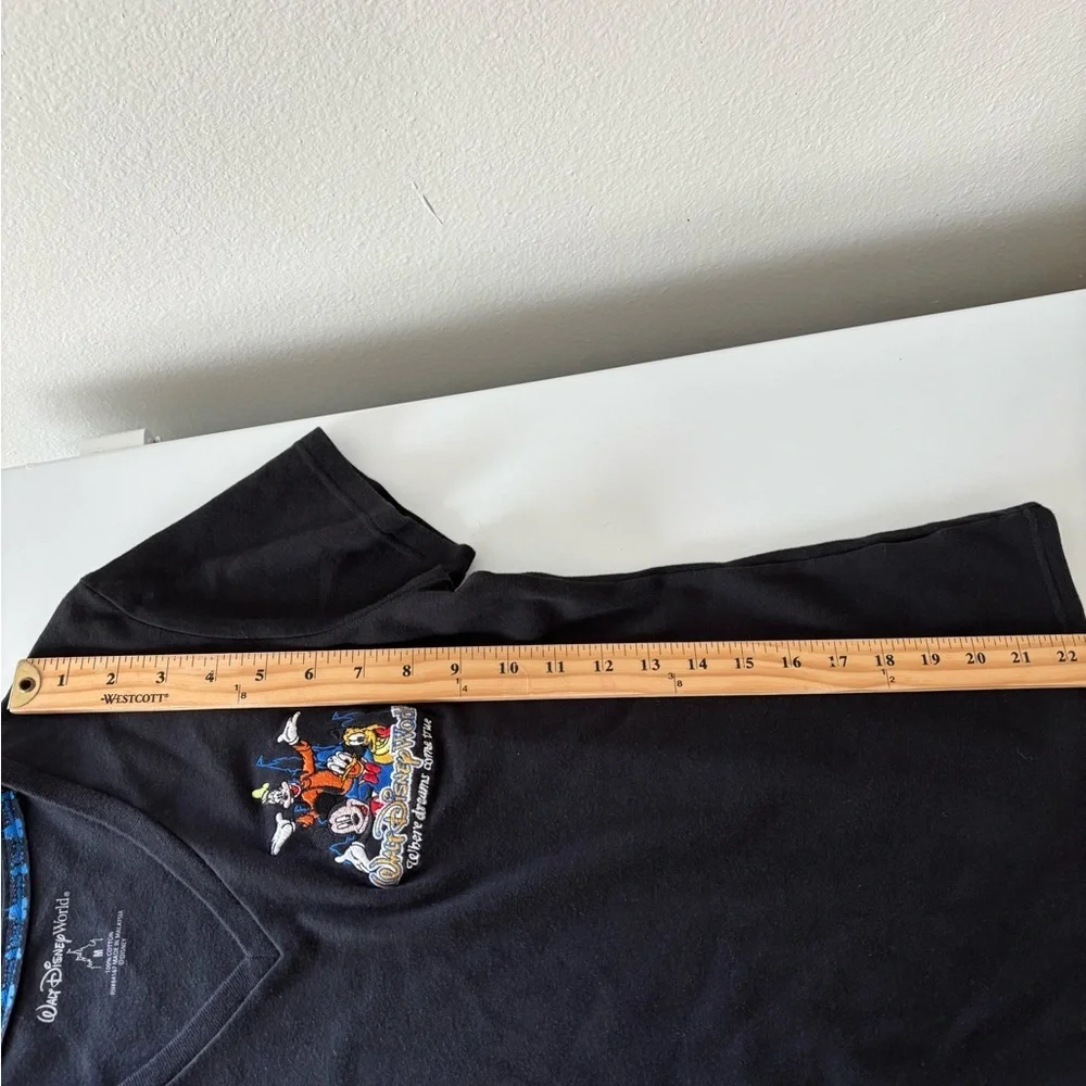 Walt Disney World Top size Medium - Picture 4 of 5